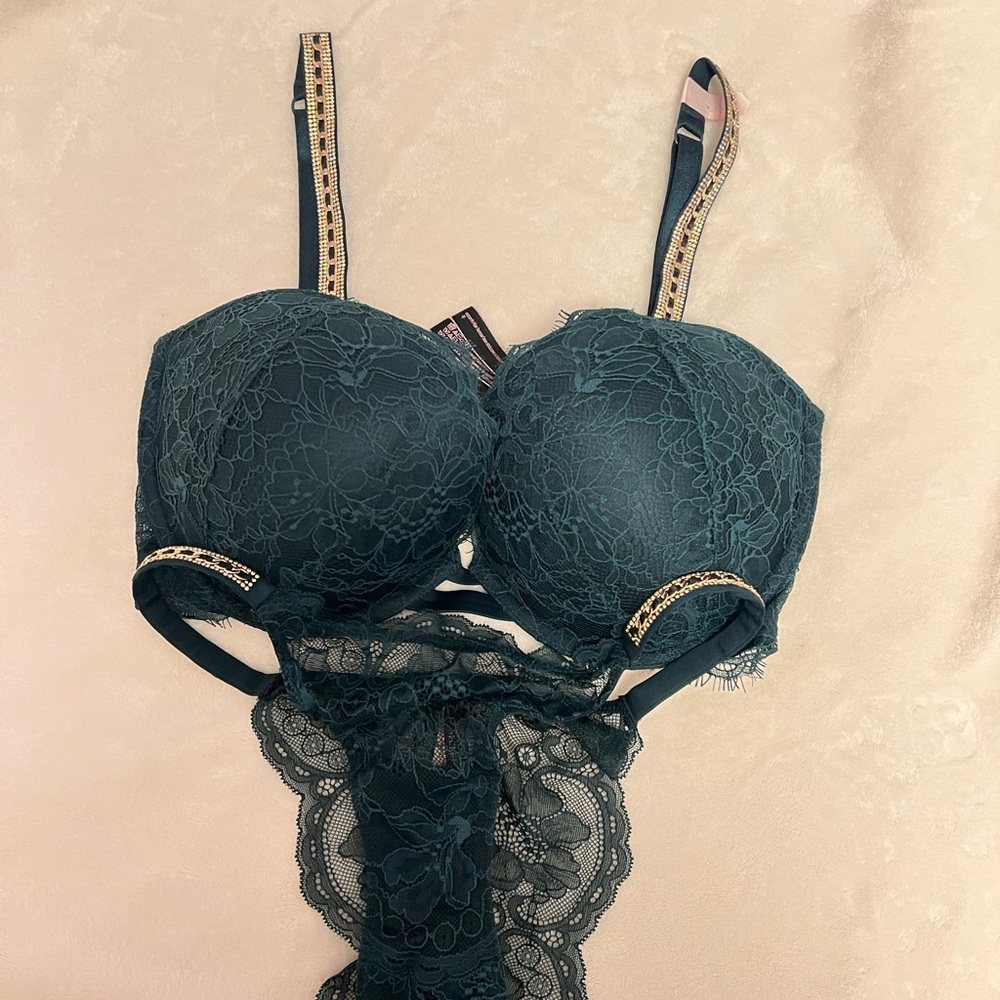 Bling Green Lace Bombshell Bra Panty set